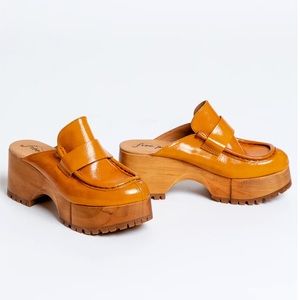 Brand New Free People Corbin clogs size 8